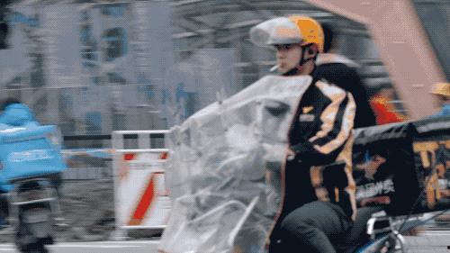 飞驰外卖员,穿梭城市间的速度与激情”